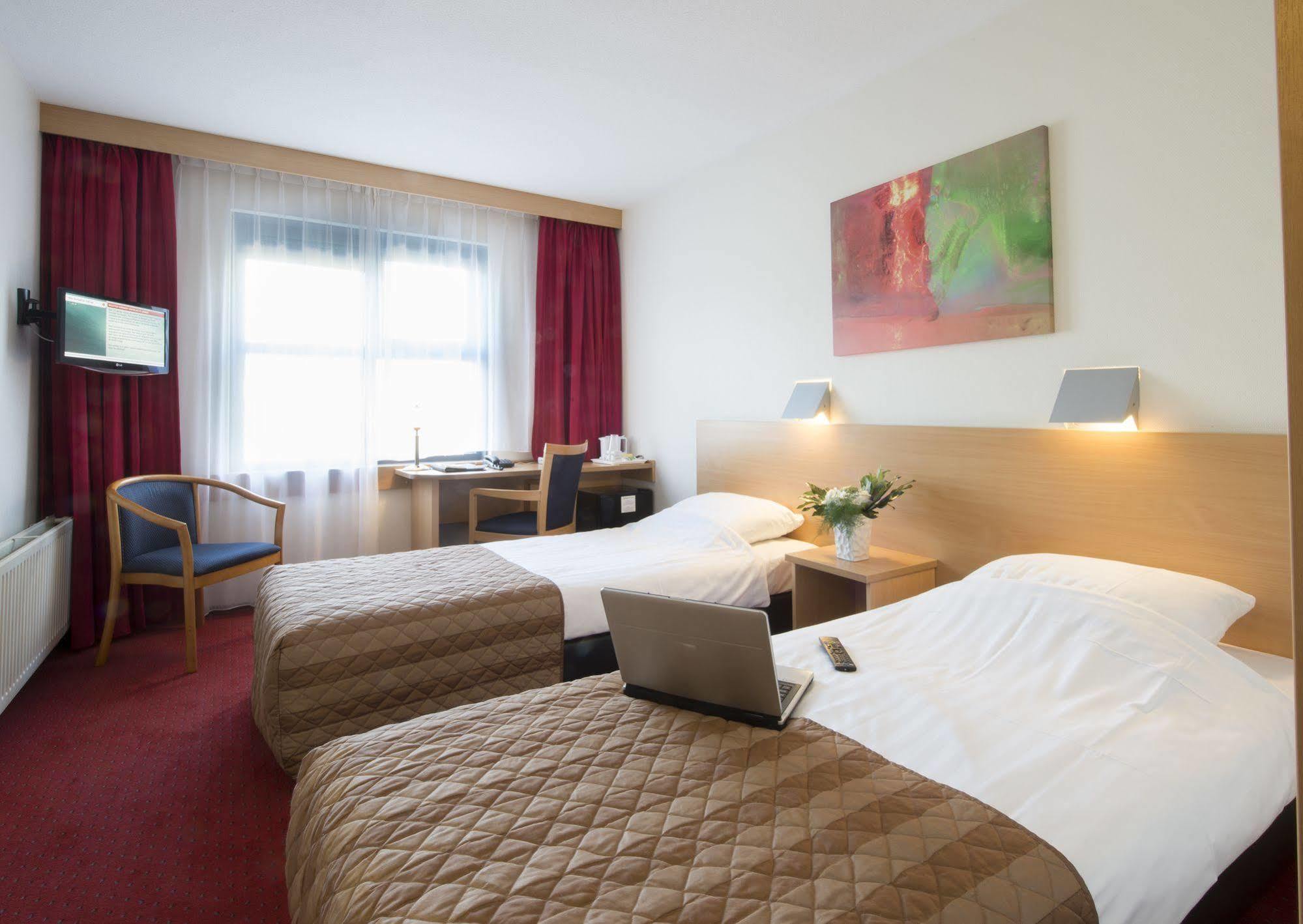 Bastion Hotel Geleen Exteriör bild